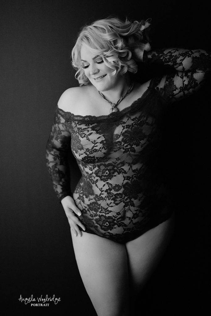 boudoir photography session, black and white woman in lace lingerie